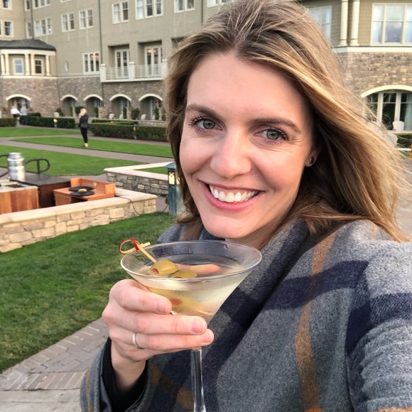 Meet your Posher, Stephanie - Picture 1 of 1